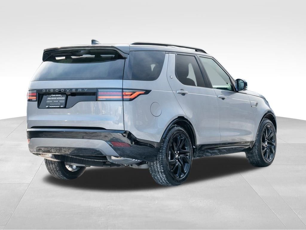 New 2025 Land Rover Discovery Dynamic SE image 4