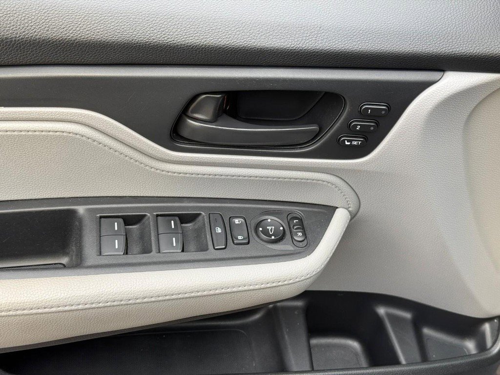 Used 2019 Honda Odyssey EX-L image 18