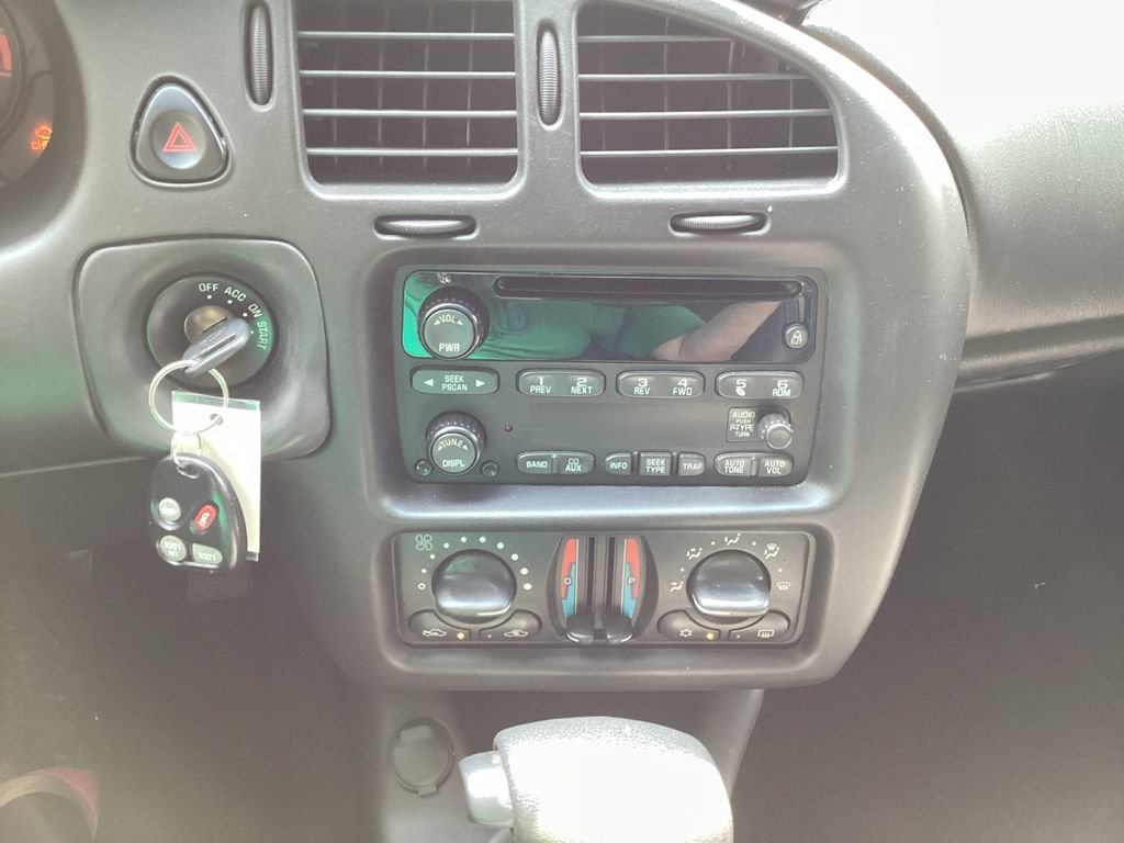 Used 2004 Chevrolet Monte Carlo SS w/ Preferred Equipment Group FWD image 18