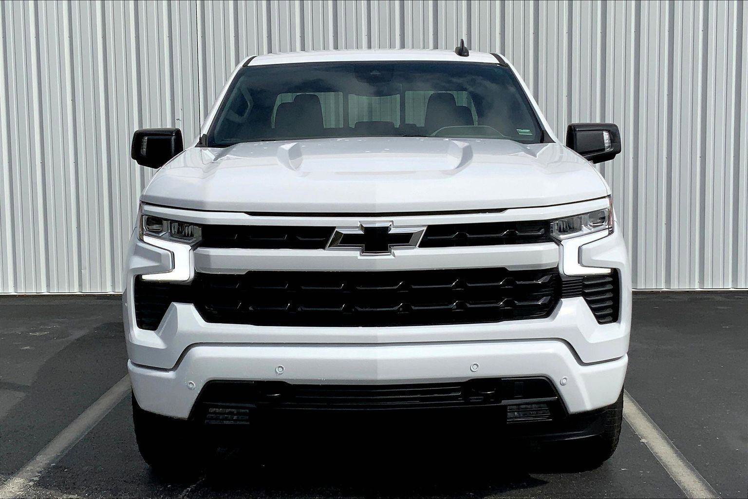 Used 2024 Chevrolet Silverado 1500 RST image 3