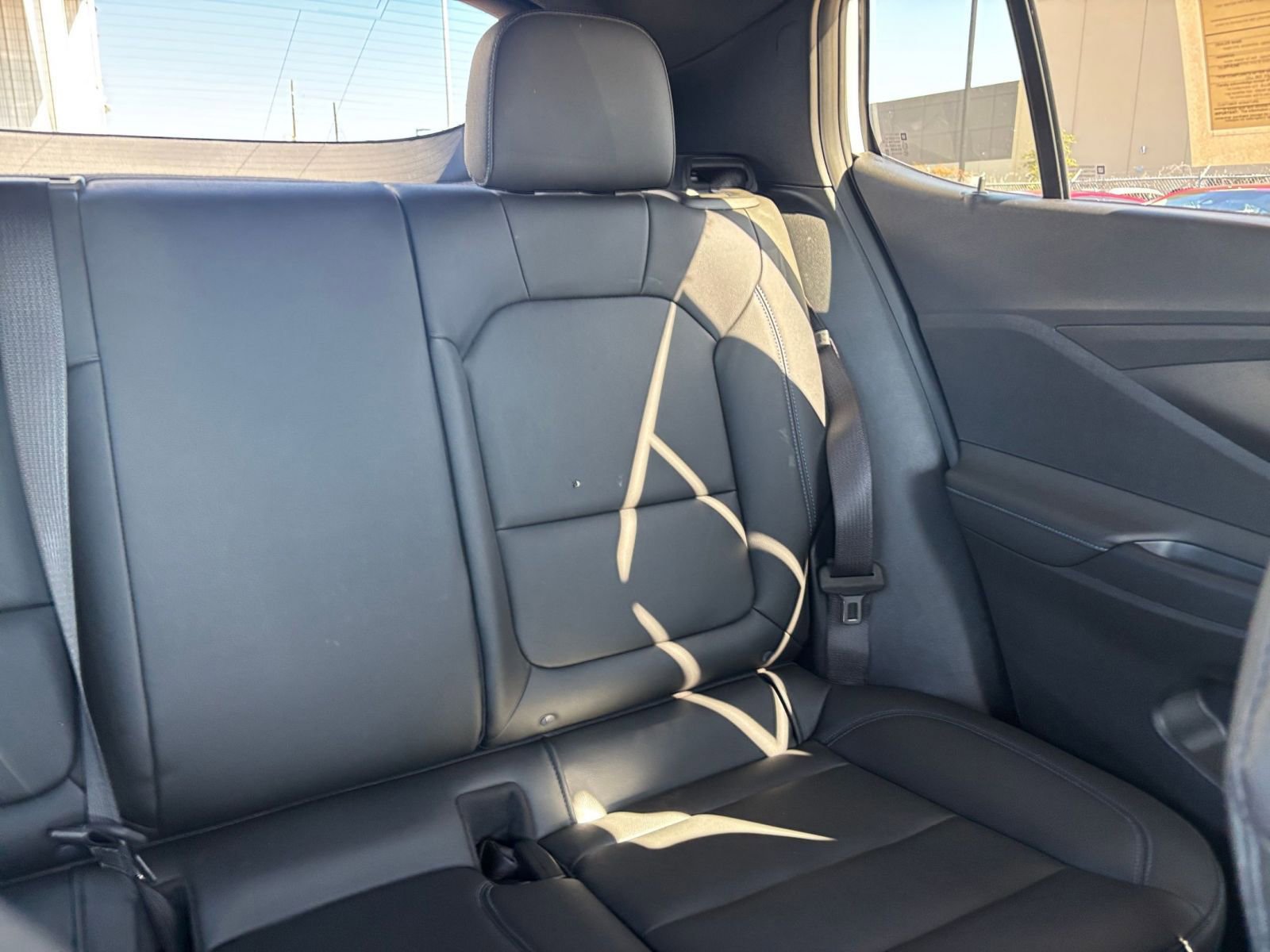 Used 2025 Buick Envista Sport Touring image 36