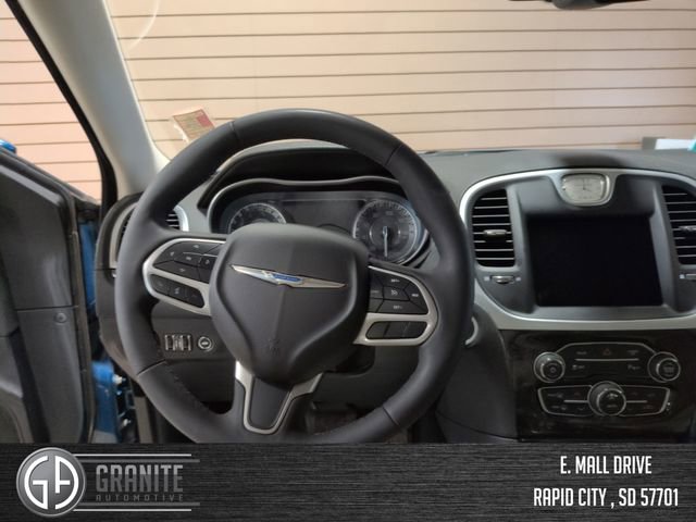 Used 2023 Chrysler 300 Touring L w/ Comfort Group image 13