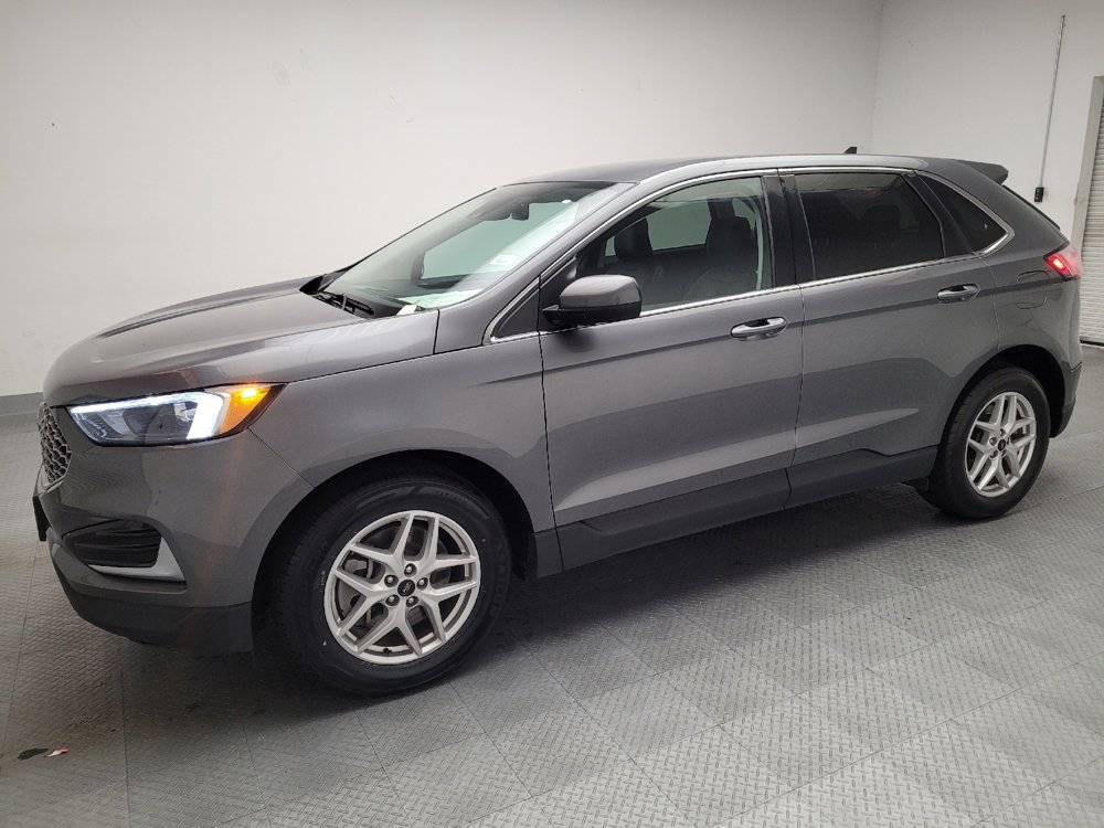 Used 2024 Ford Edge SEL image 2