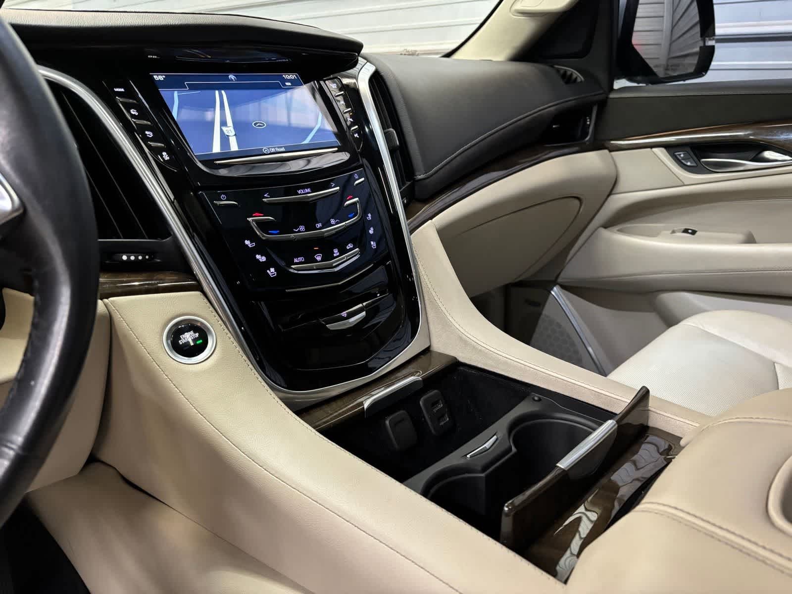 Used 2020 Cadillac Escalade ESV Luxury w/ Escalade Sport Edition AWD/4WD image 20