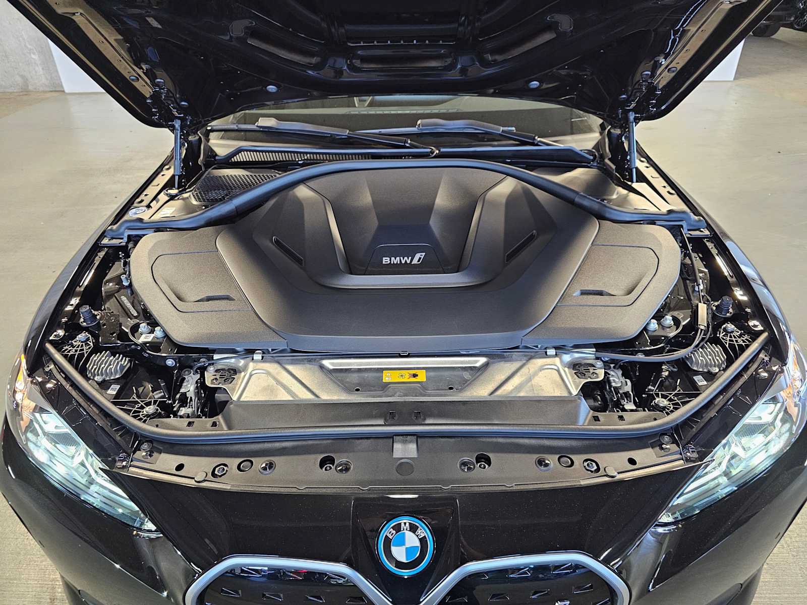 Certified 2023 BMW i4 eDrive35 RWD image 9