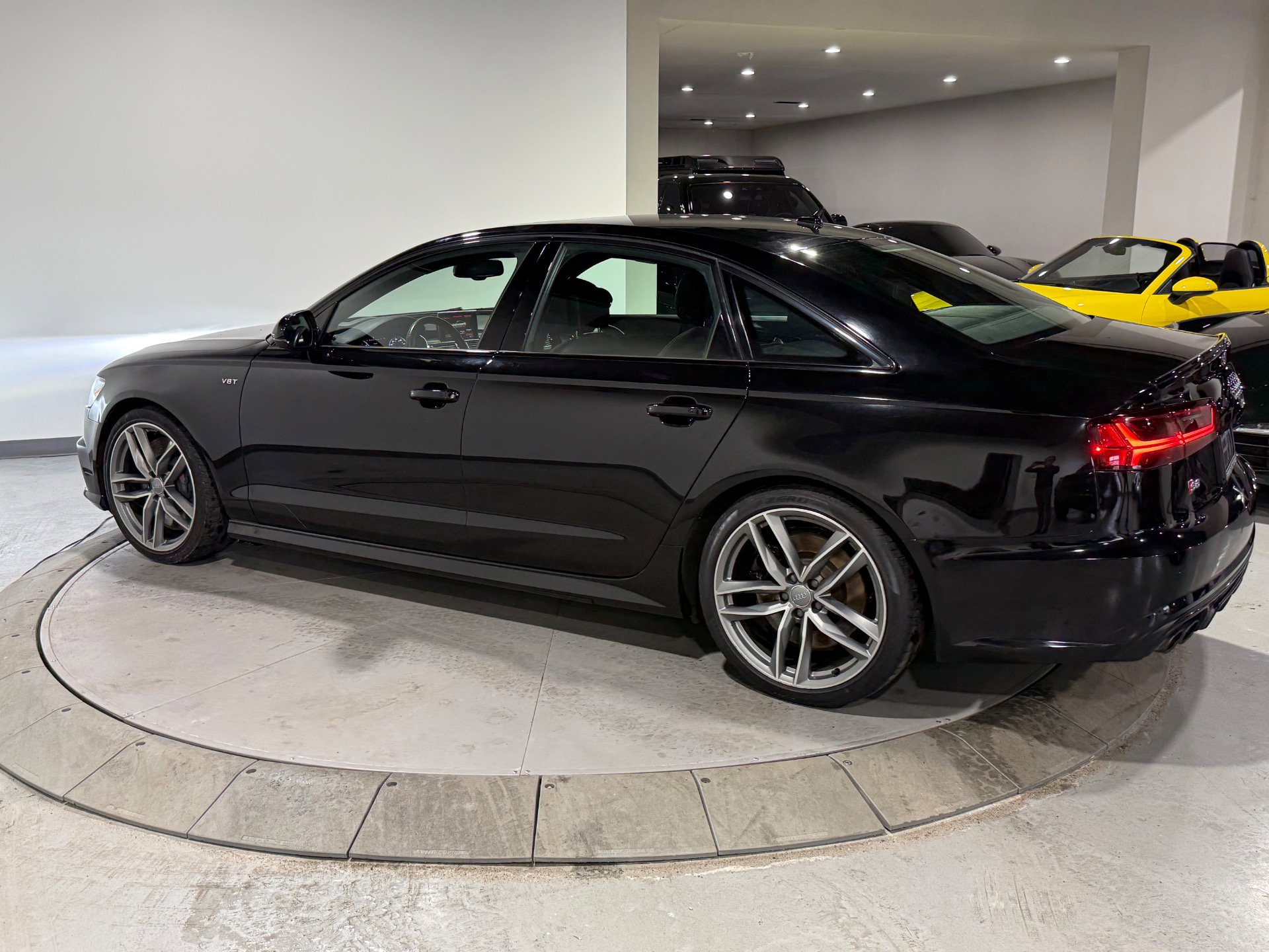 Used 2018 Audi S6 Prestige w/ Prestige Package image 15