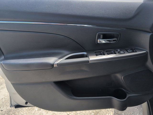 Used 2025 Mitsubishi Outlander Sport SE AWD/4WD image 11