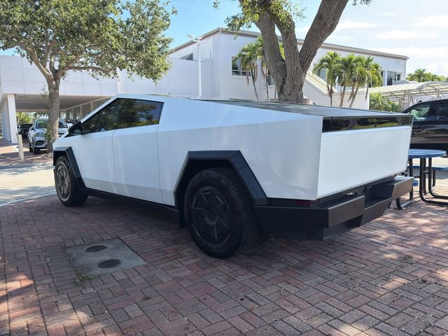 Used 2025 Tesla Cybertruck AWD Crew Cab image 4