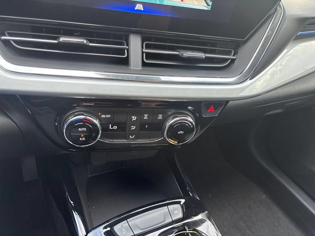 Used 2026 Chevrolet Trax LT FWD image 16