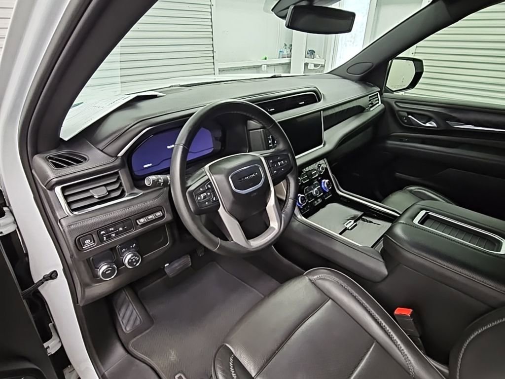 Used 2024 GMC Yukon XL Denali image 12