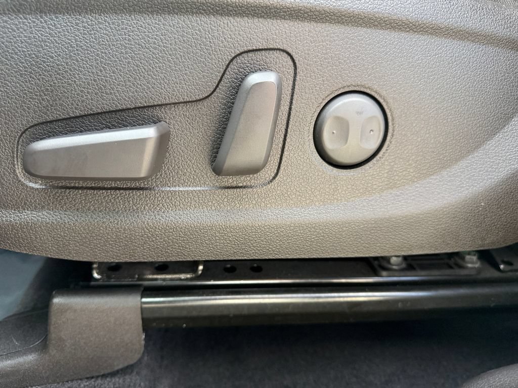 Used 2020 Hyundai Santa Fe SEL FWD image 16