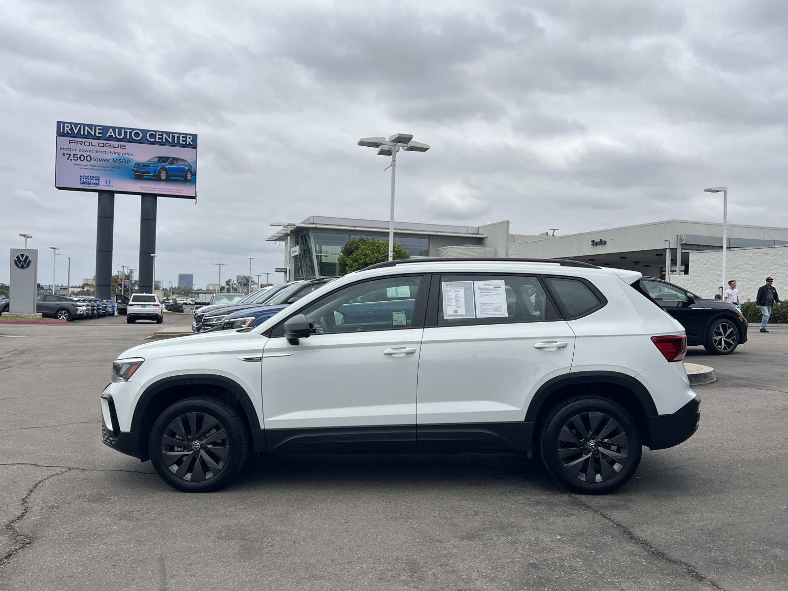 Certified 2023 Volkswagen Taos S FWD image 2