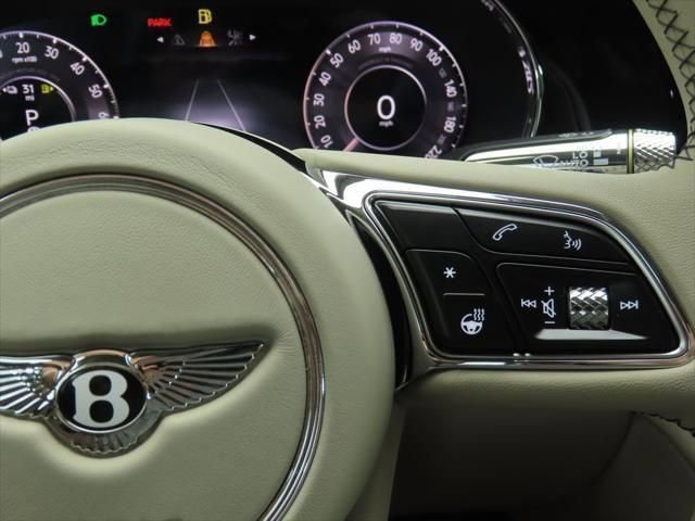 Used 2025 Bentley Flying Spur Plug-In Hybrid AWD/4WD image 12