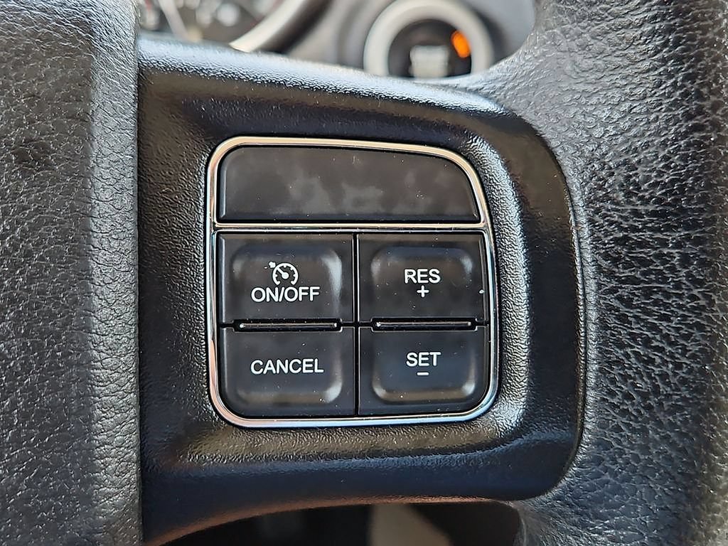Used 2020 Dodge Journey SE FWD image 29