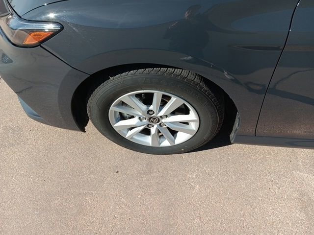 Used 2025 Toyota Camry LE image 31