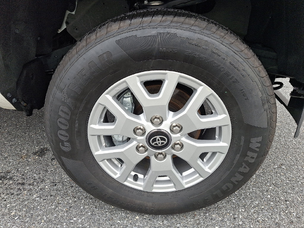 Used 2026 Toyota Tacoma SR w/ SR Upgrade Package RWD image 10