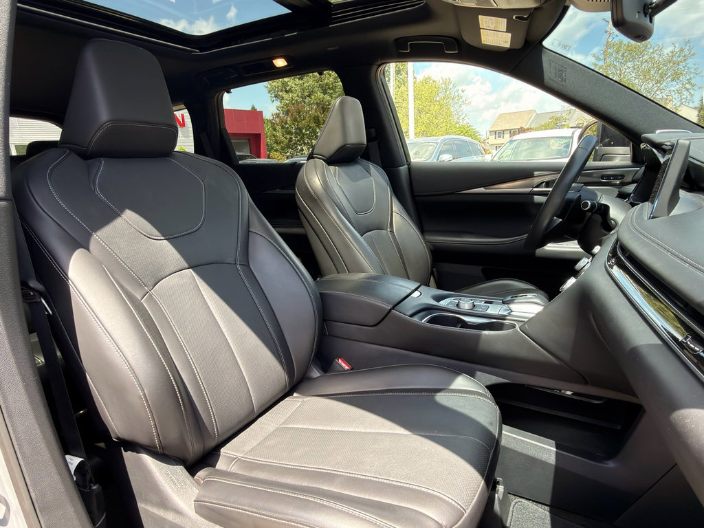 Used 2025 INFINITI QX60 Luxe w/ Black Edition FWD image 14