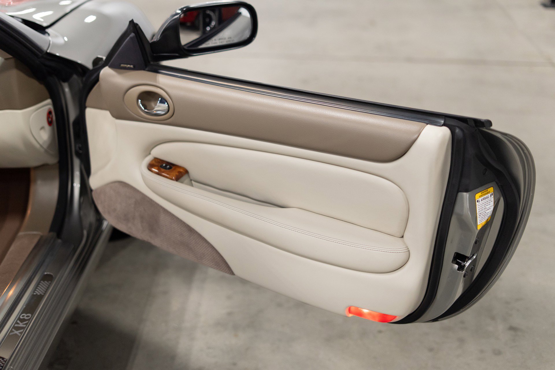 Used 2006 Jaguar XK8 Convertible image 48