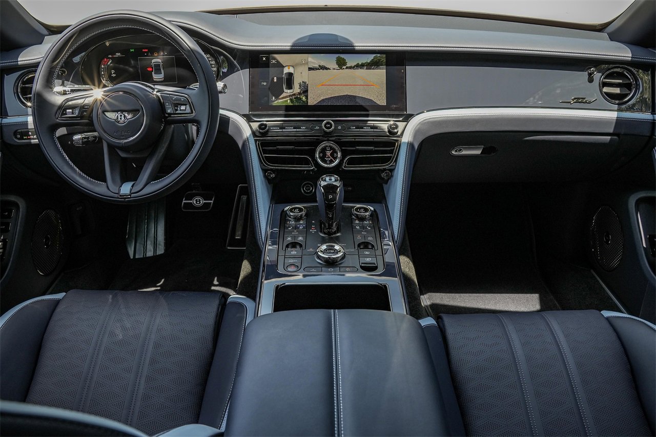 New 2025 Bentley Flying Spur Plug-In Hybrid image 4