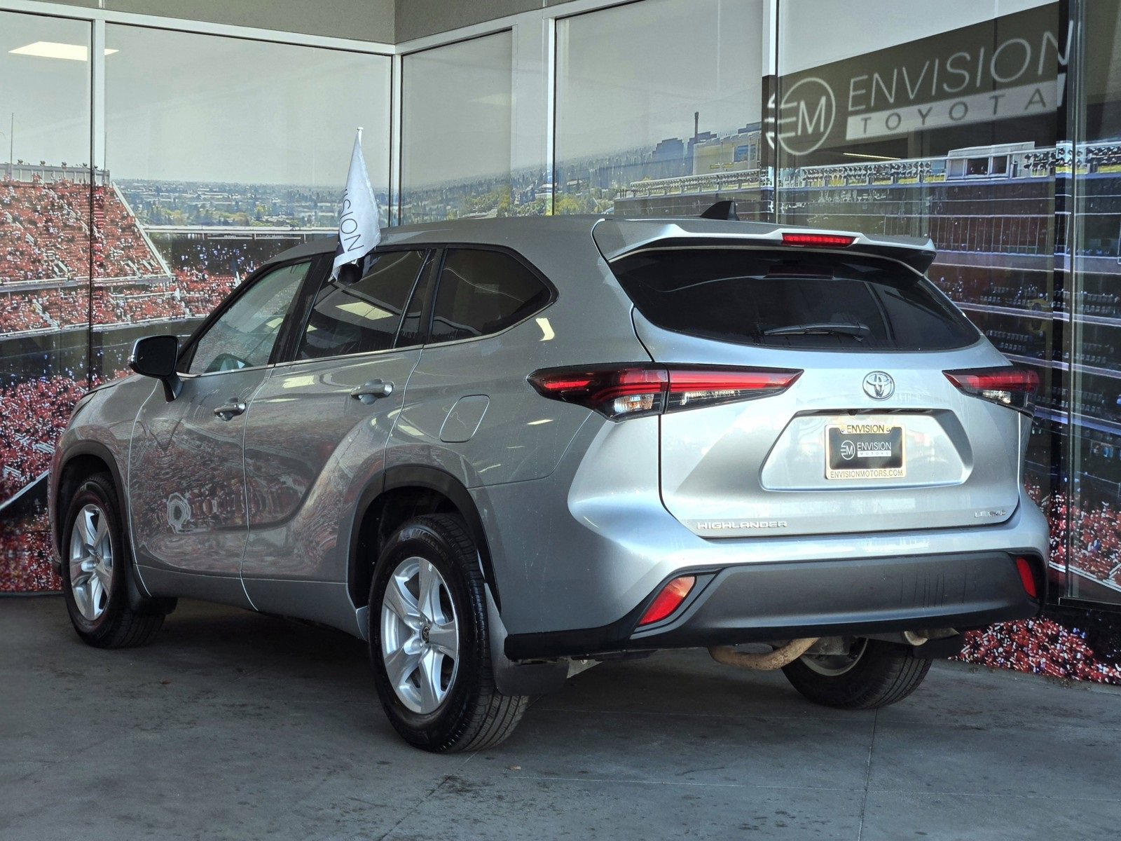 Certified 2024 Toyota Highlander LE image 6