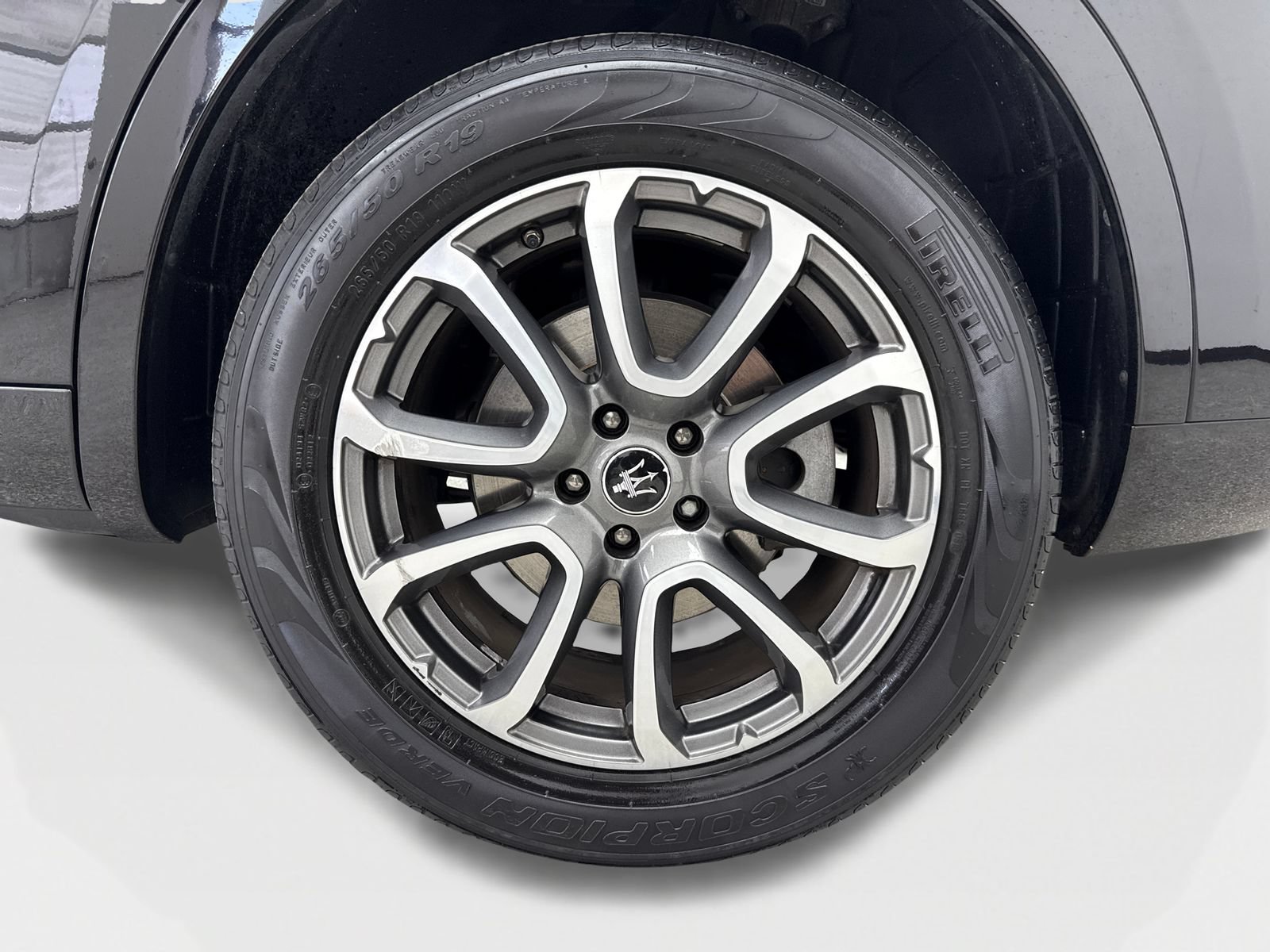 Used 2019 Maserati Levante AWD/4WD image 53
