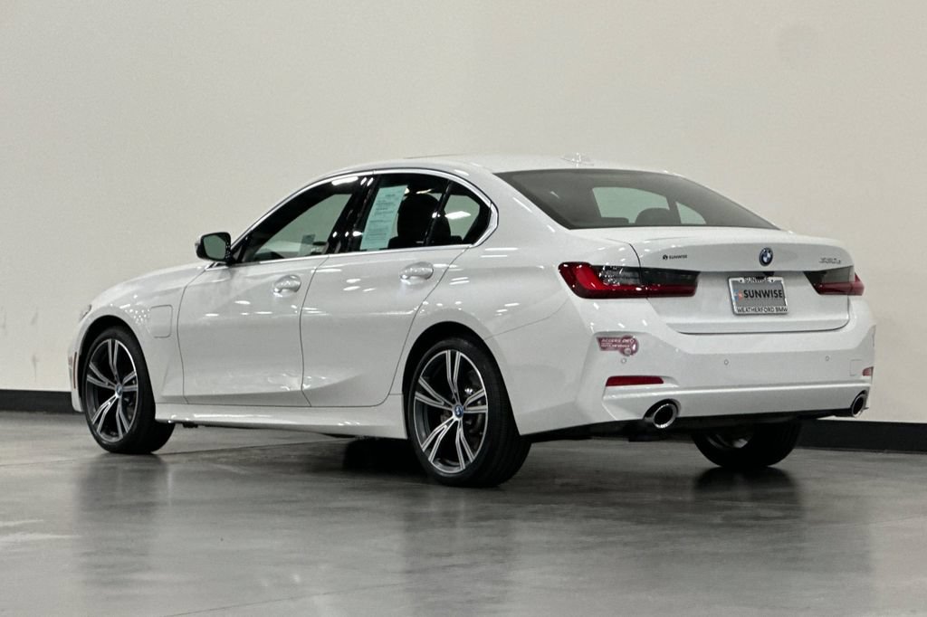 Used 2024 BMW 330e w/ Convenience Package RWD image 6
