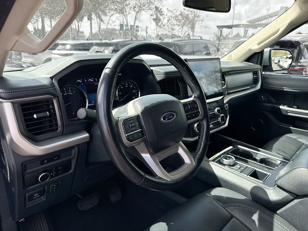Used 2024 Ford Expedition XLT image 10