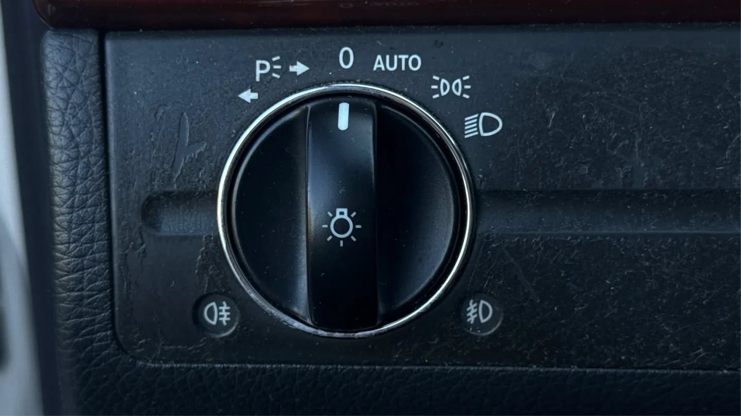 Used 2005 Mercedes-Benz E 500 4MATIC Sedan image 46
