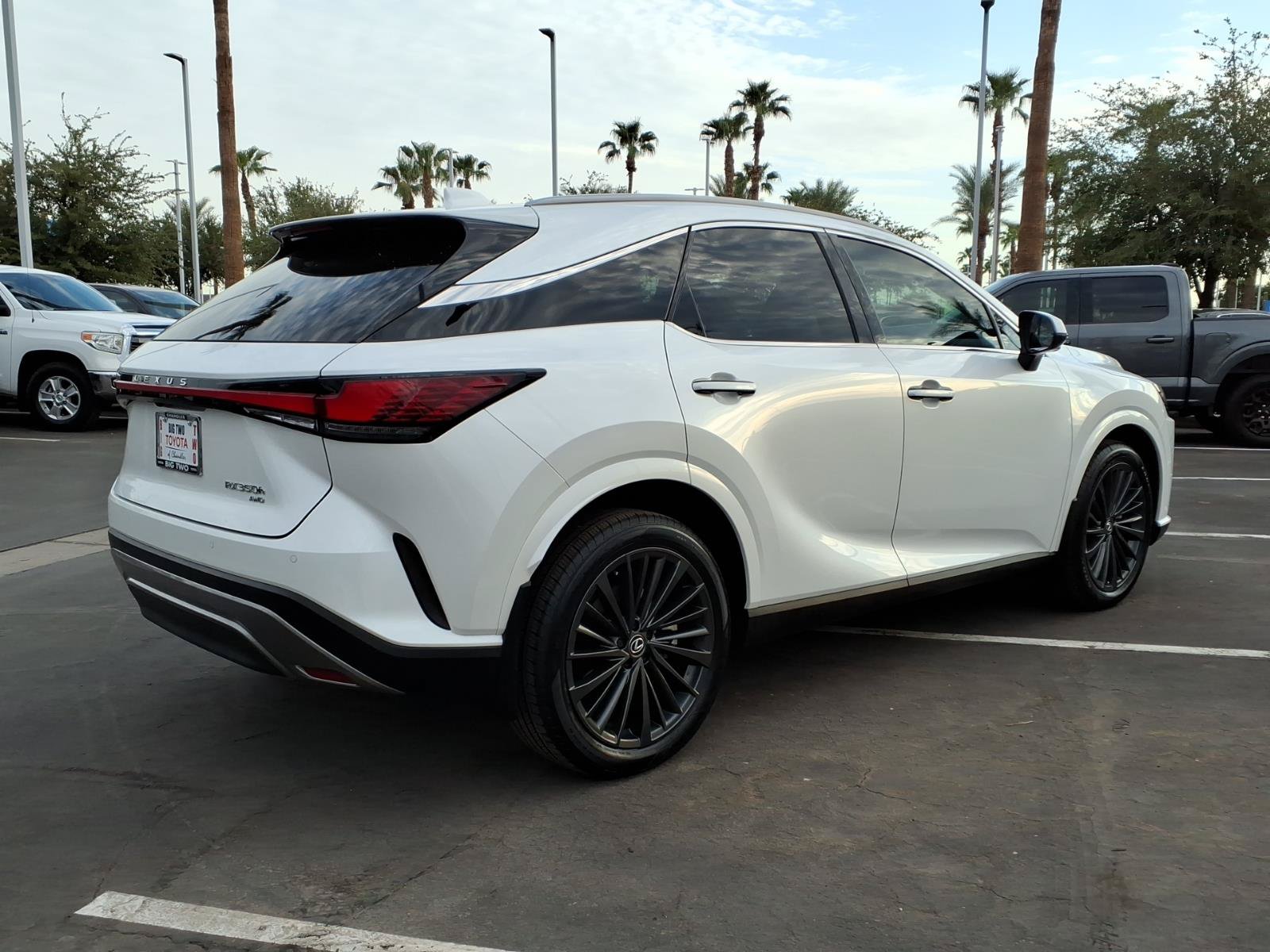 Used 2025 Lexus RX 350h w/ Convenience Package AWD/4WD image 4