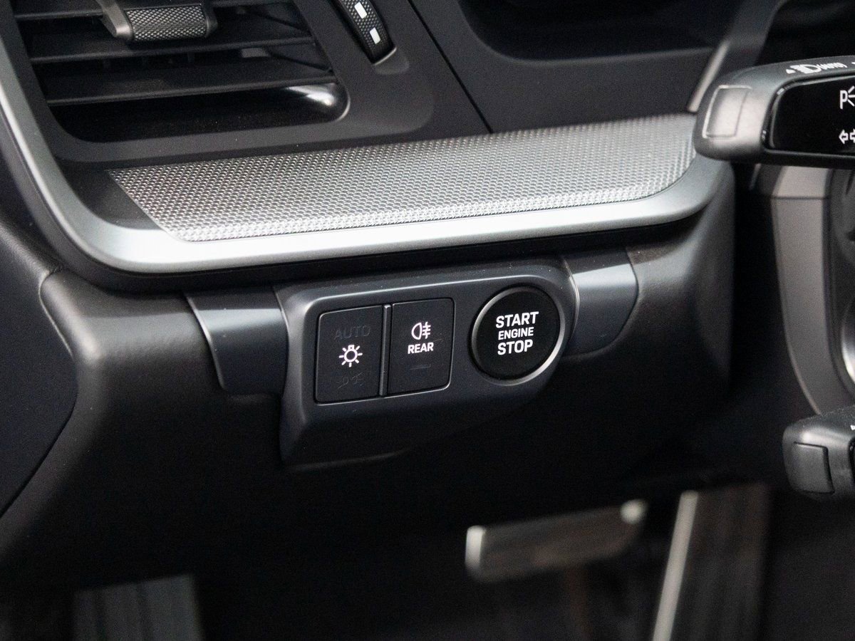 Certified 2025 Porsche 911 Carrera image 24