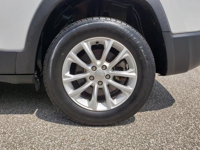 Used 2022 Jeep Cherokee Latitude Lux AWD/4WD image 11