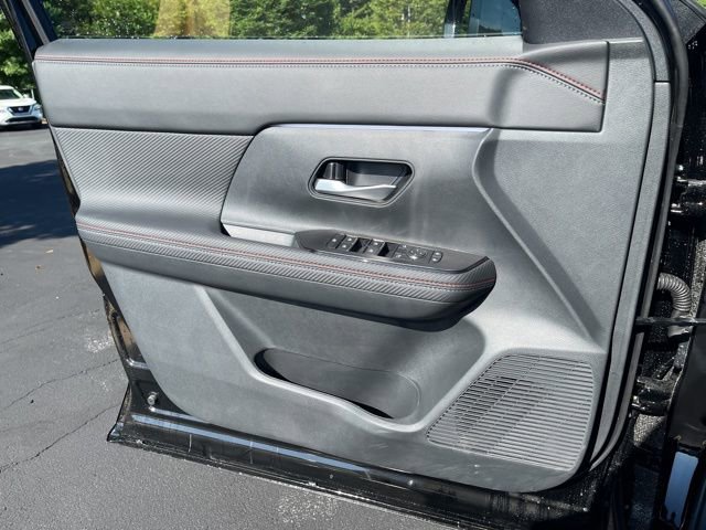 New 2025 Nissan Kicks SR image 33