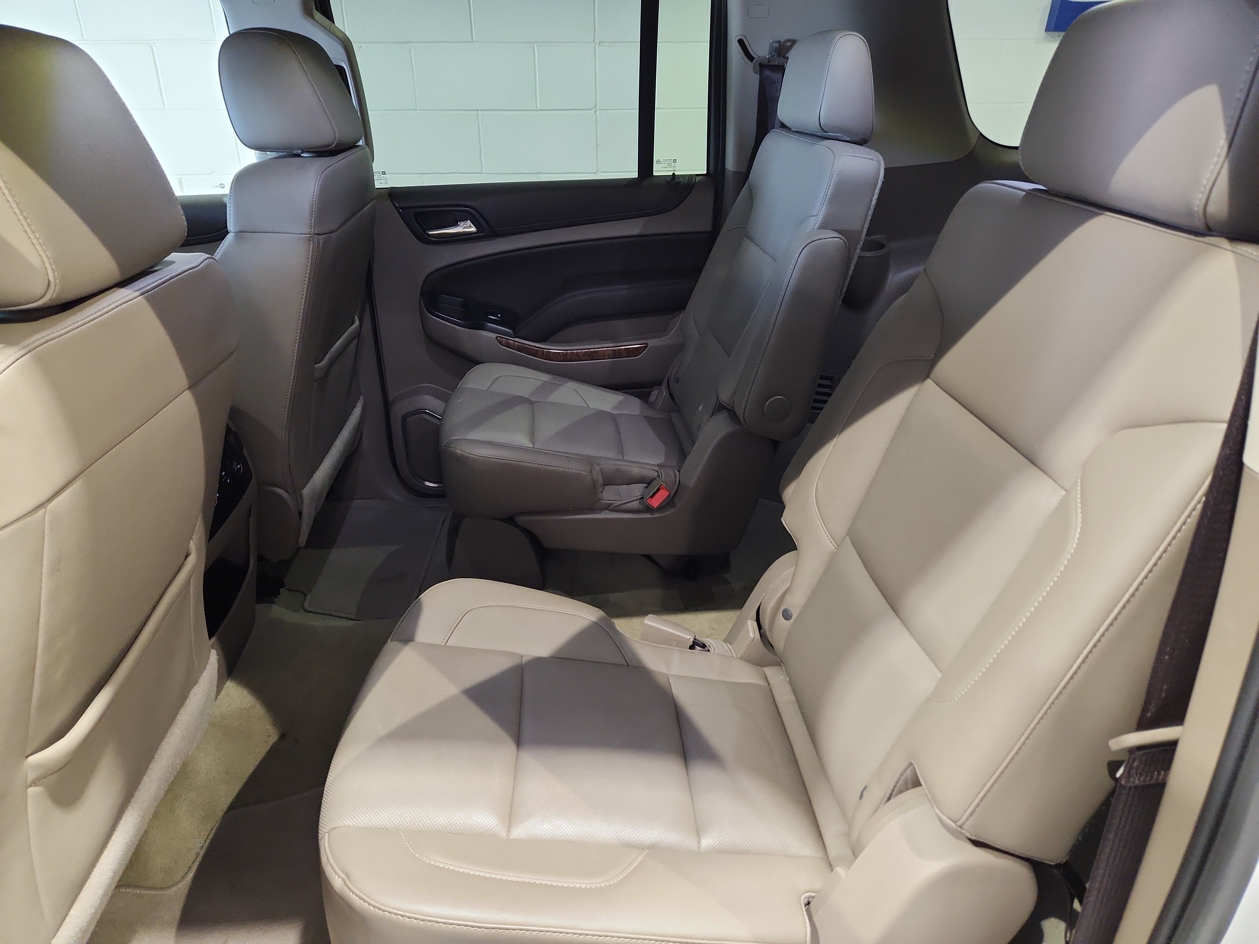 Used 2018 Chevrolet Suburban Premier AWD/4WD image 19