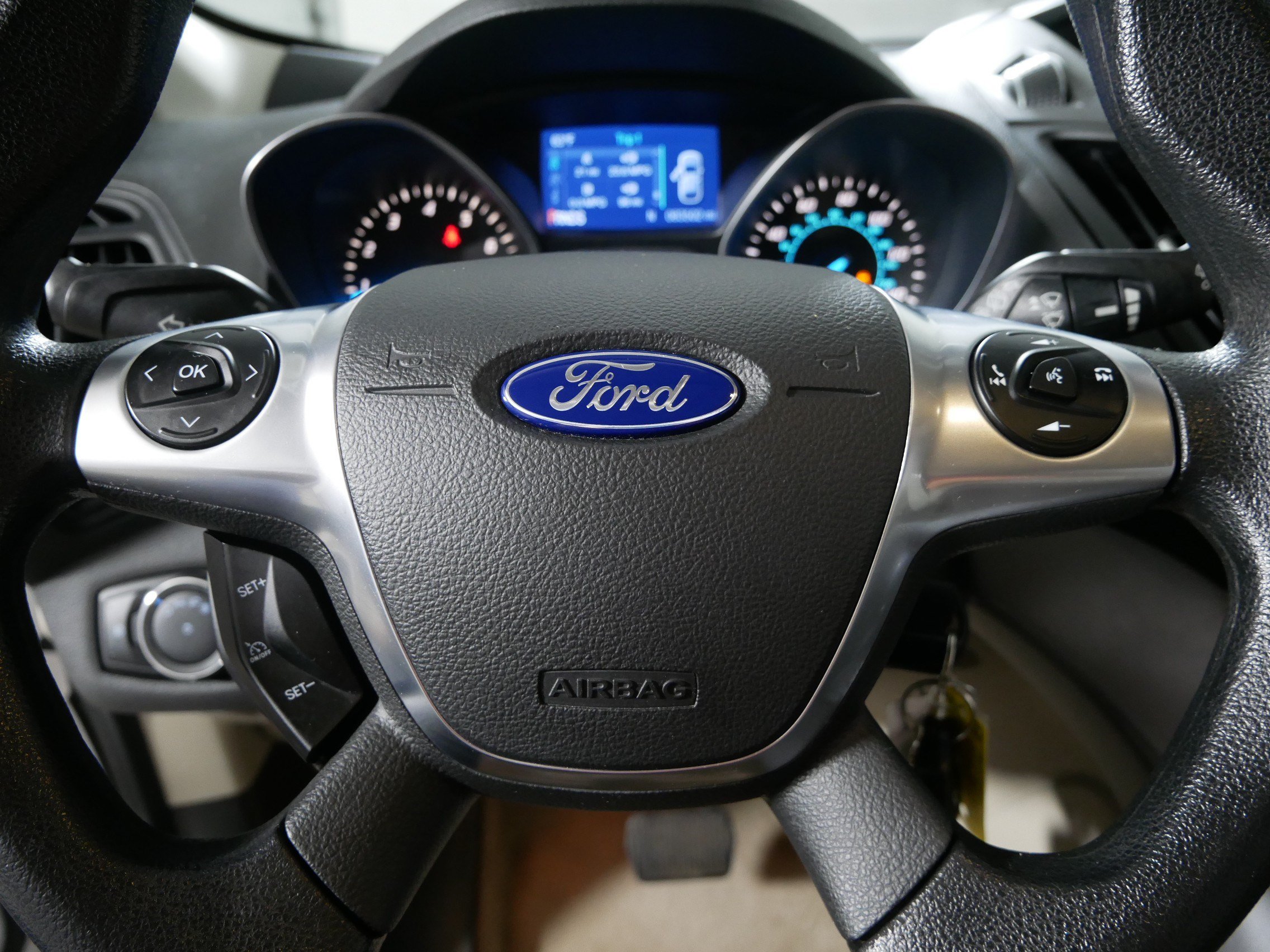 Used 2015 Ford Escape SE FWD image 25