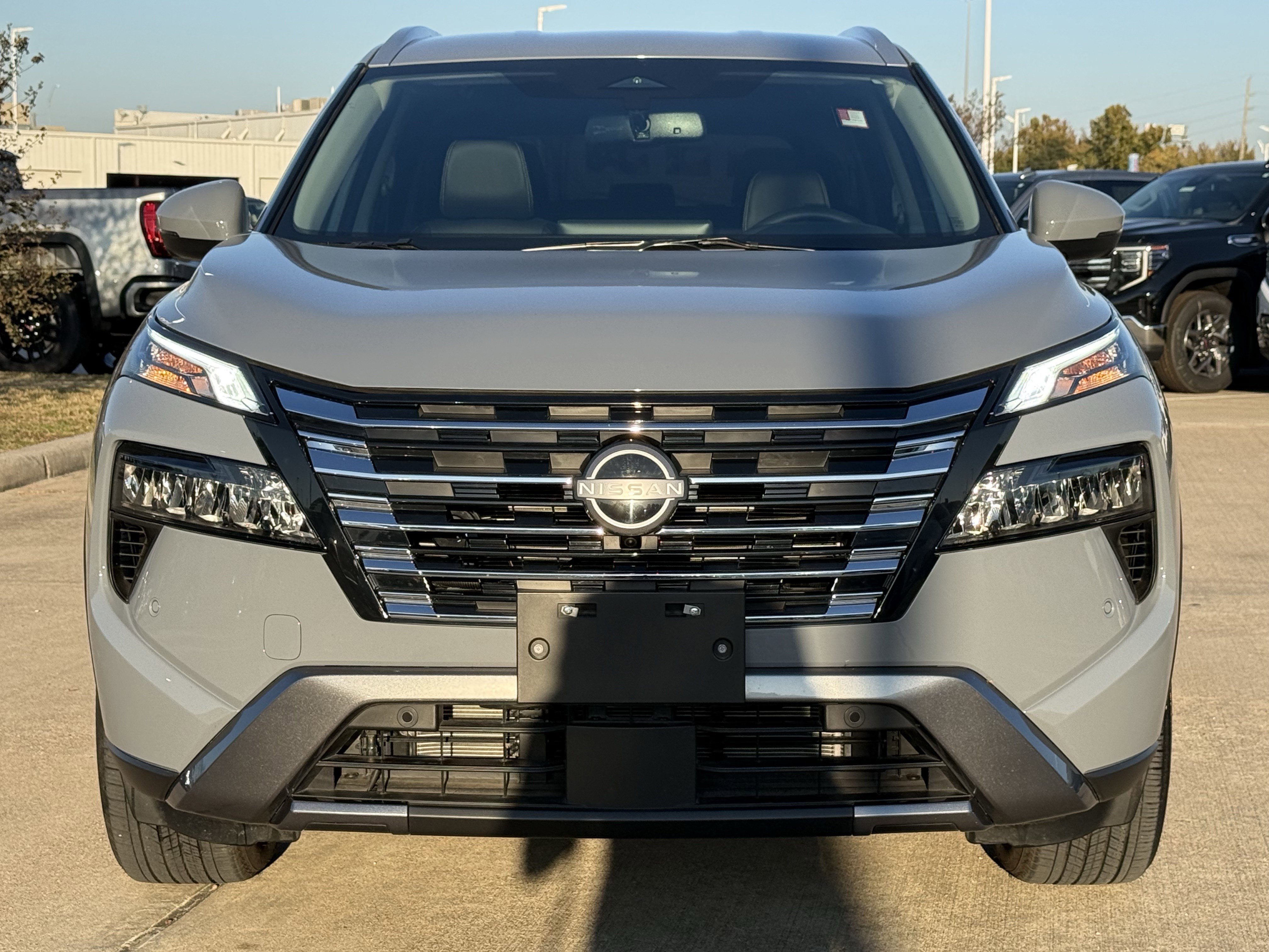 Used 2025 Nissan Rogue SL image 10