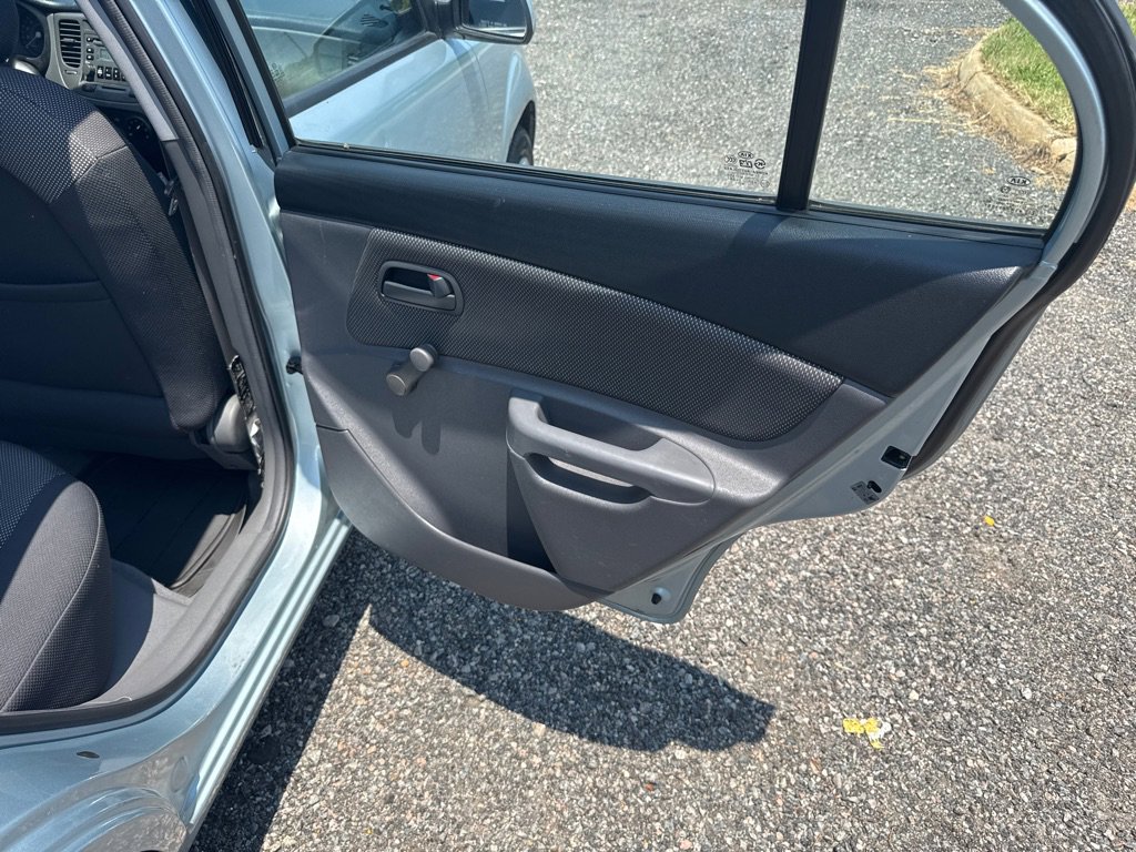 Used 2006 Kia Rio Sedan image 16