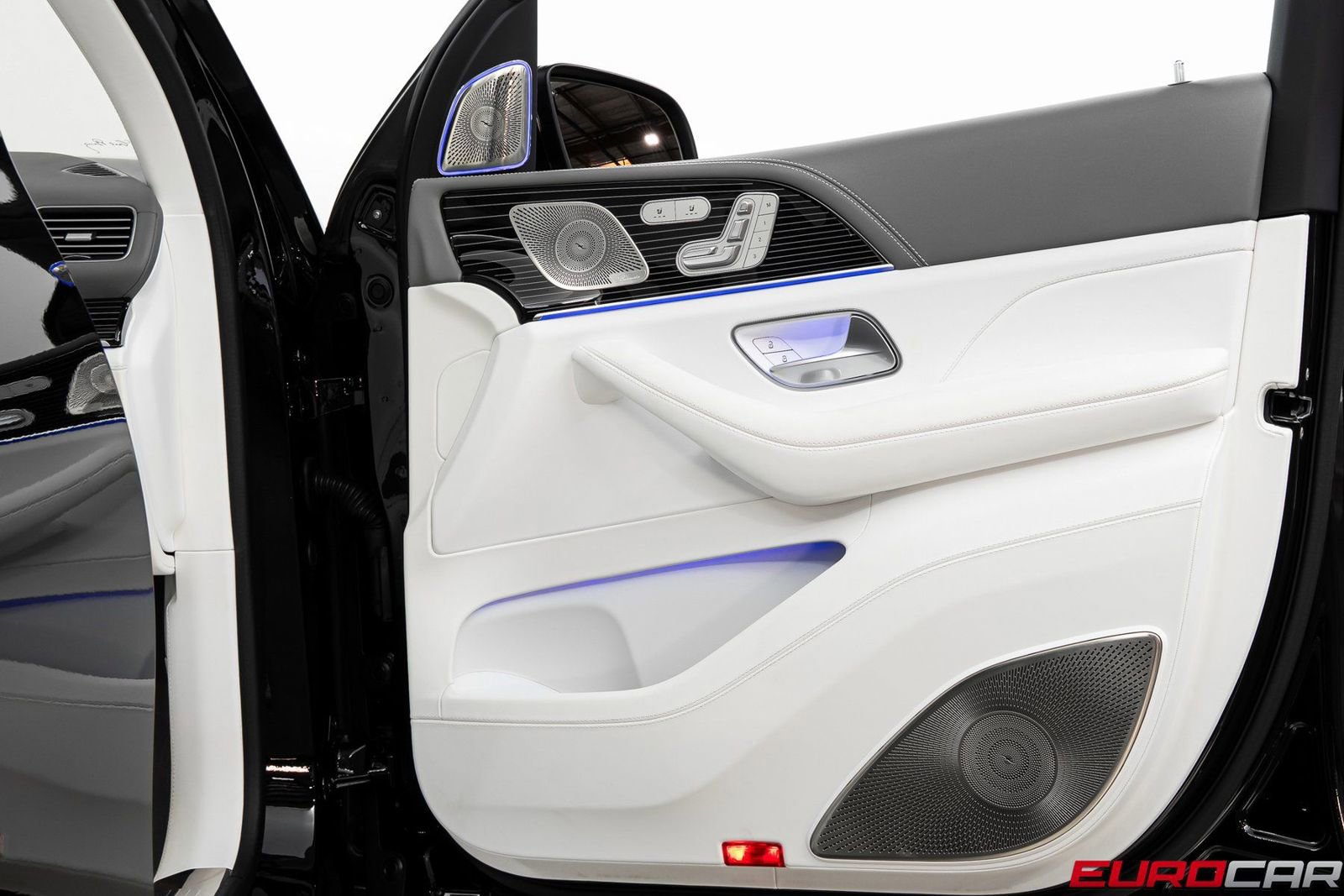 Used 2025 Mercedes-Benz Maybach GLS 600 4MATIC image 24