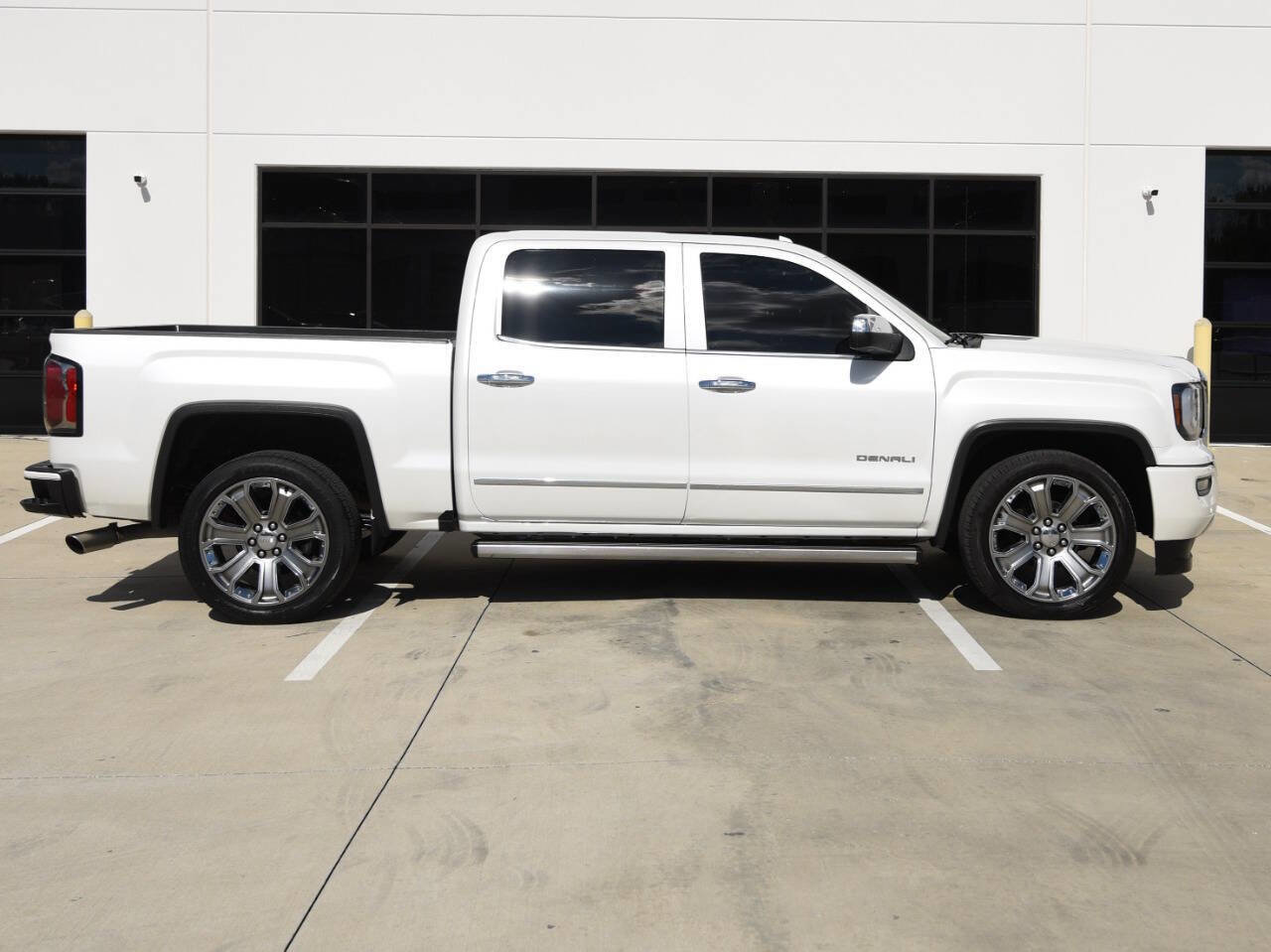 Used 2018 GMC Sierra 1500 Denali w/ Denali Ultimate Package AWD/4WD image 11