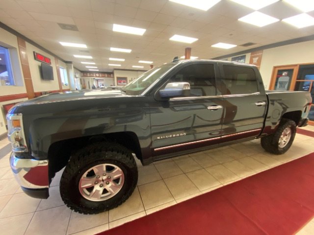 Used 2018 Chevrolet Silverado 1500 LTZ image 2