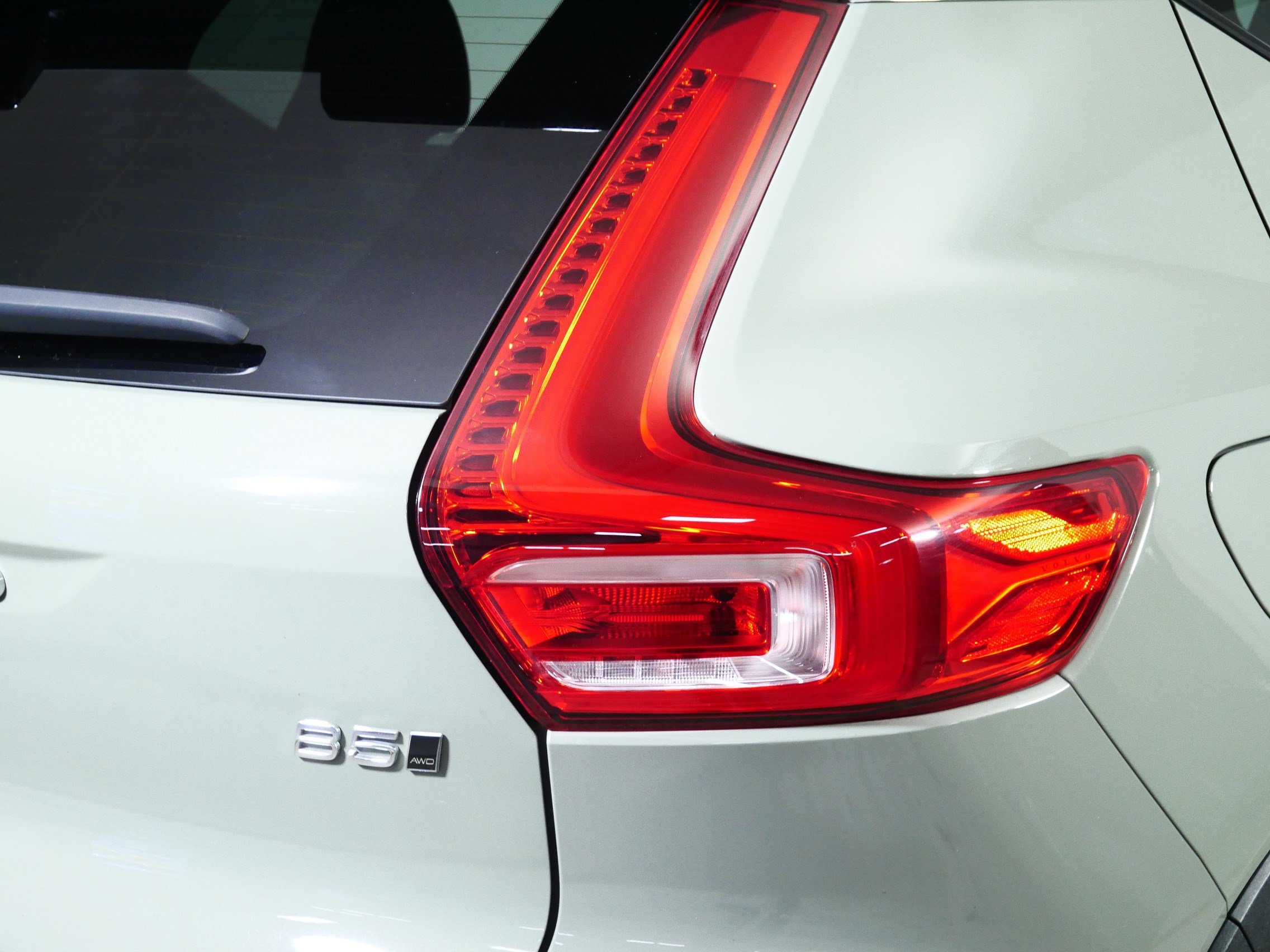 Used 2023 Volvo XC40 B5 Plus w/ Driver Assist Package AWD/4WD image 17