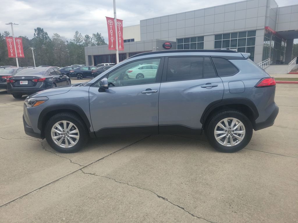 Certified 2023 Toyota Corolla Cross LE image 2