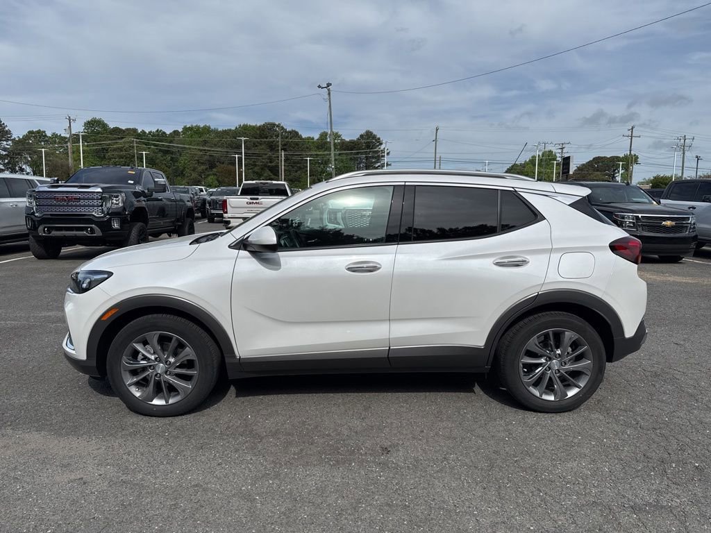 Used 2023 Buick Encore GX Essence w/ Experience Buick Package image 4