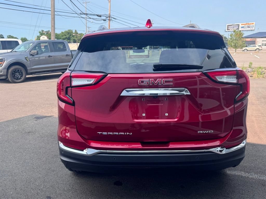 Used 2022 GMC Terrain SLT w/ Tech Package AWD/4WD image 4