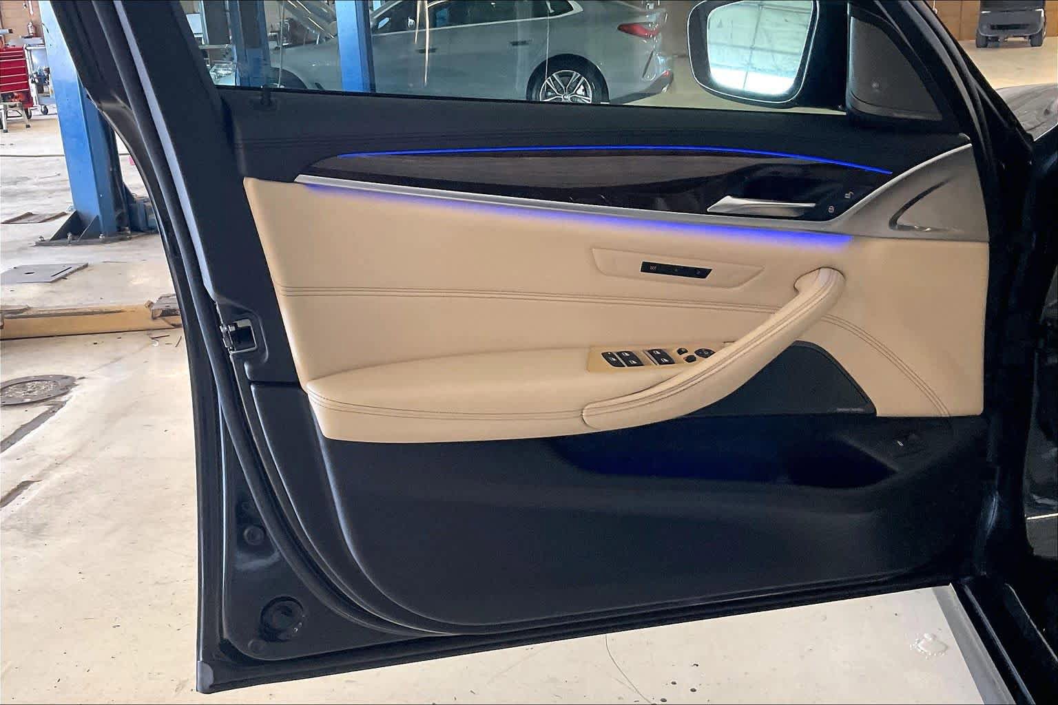 Used 2018 BMW 540i RWD image 19