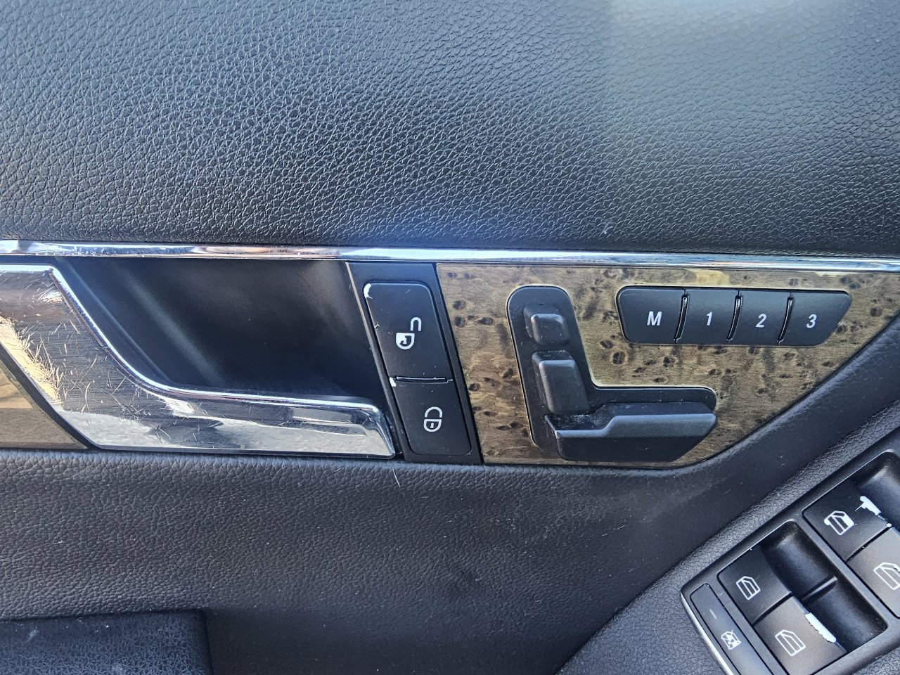 Used 2009 Mercedes-Benz C 350 Sport image 13