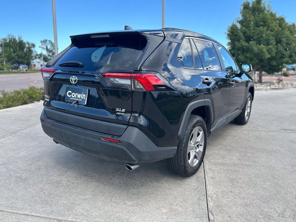 Used 2025 Toyota RAV4 XLE AWD/4WD image 8