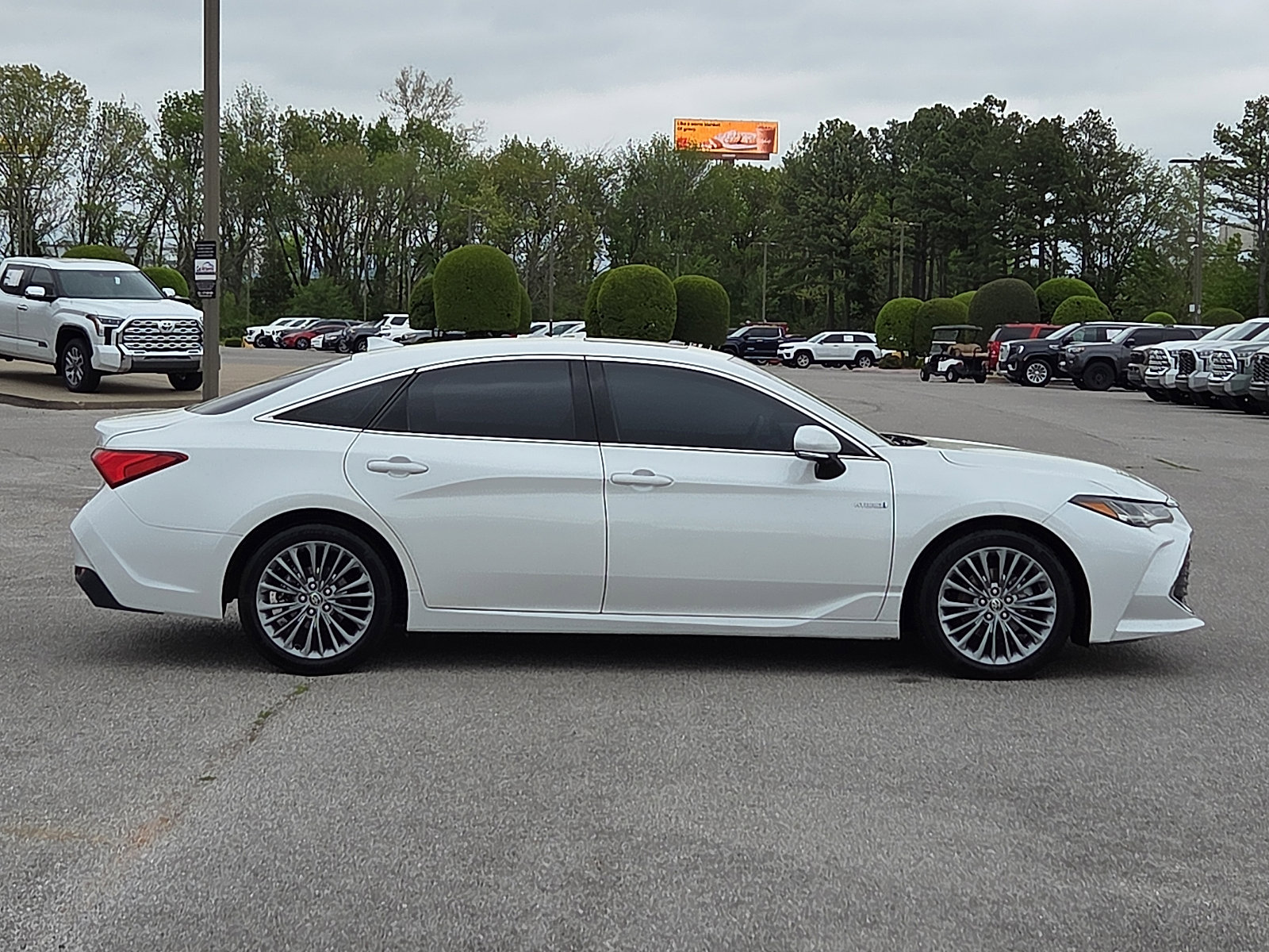 Used 2020 Toyota Avalon Limited w/ Advanced Safety Package FWD image 6
