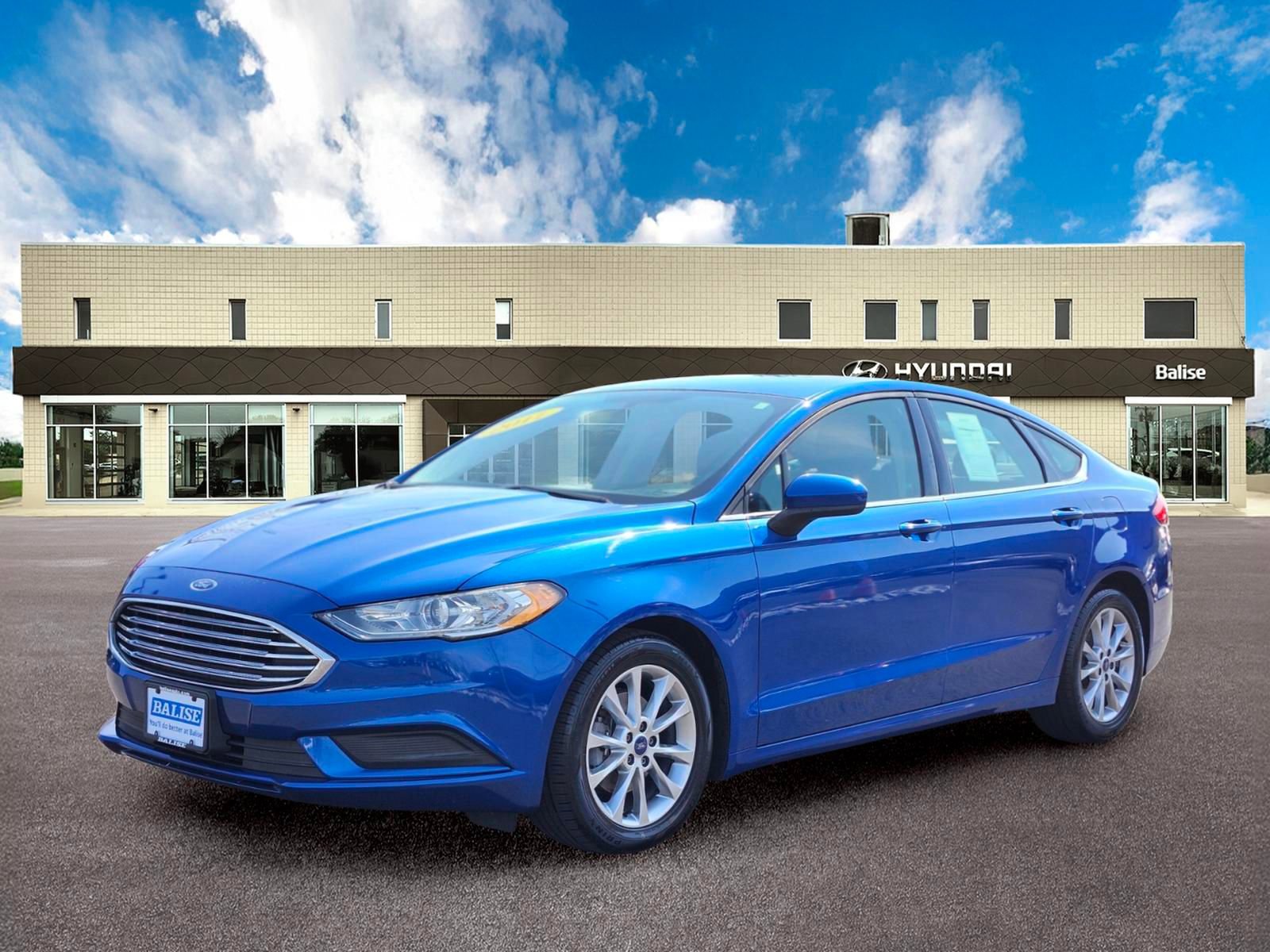 Used 2017 Ford Fusion SE w/ Fusion SE Technology Package FWD image 7