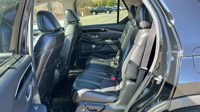 Used 2025 Honda Pilot Touring image 23