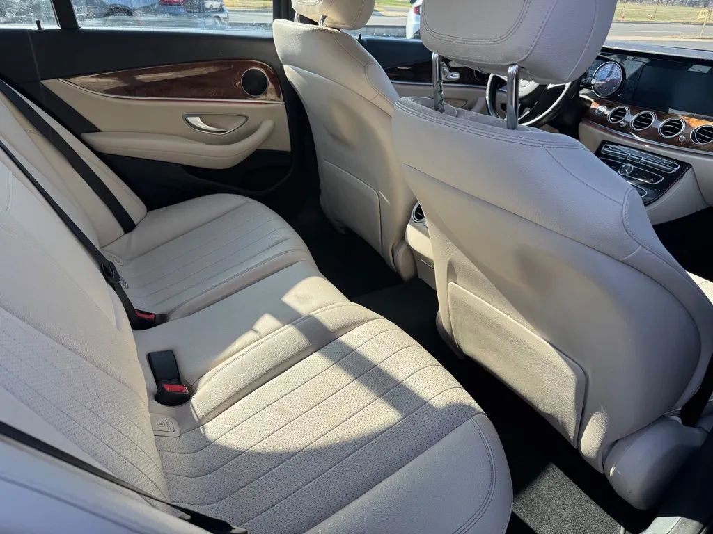 Used 2017 Mercedes-Benz E 300 E 300 4MATIC Sedan 4D image 7